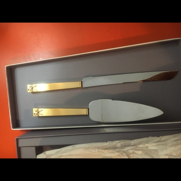 Vera Wang Other - Wedgwood set of champagne flutes and cake cutters